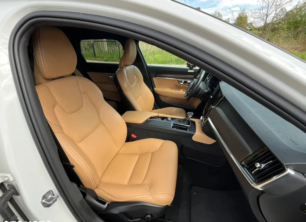 Volvo V90 Cross Country cena 122900 przebieg: 188000, rok produkcji 2019 z Cieszanów małe 781